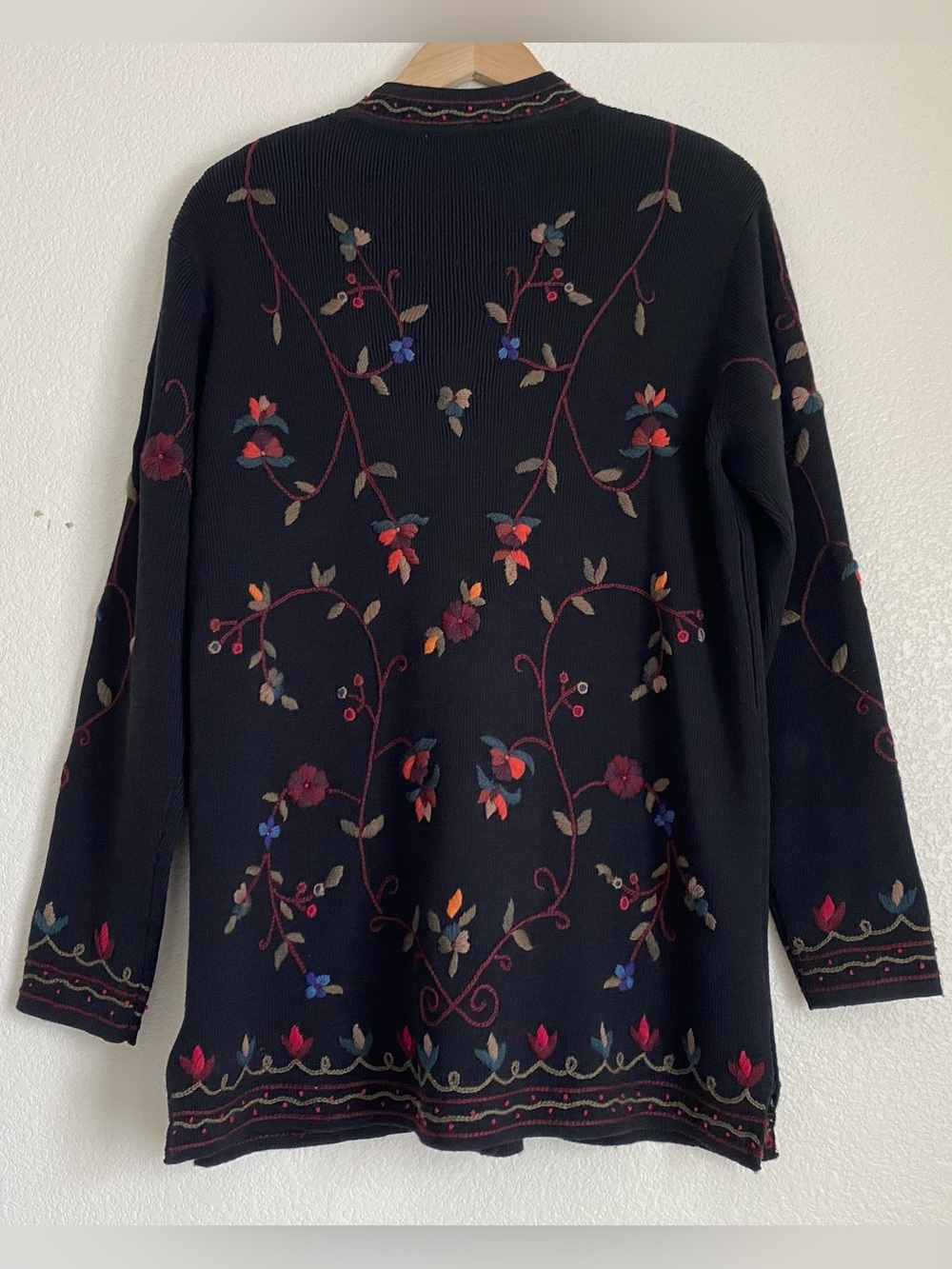 Vintage Mark, Fore & Strike floral embroidered Fig Vine button down cardigan, M - Picture 7 of 15